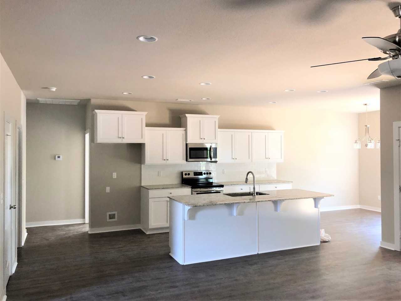 481 N Tacoma St - Photo 3 of 24