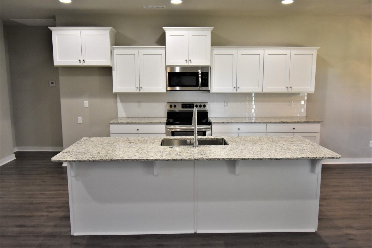 481 N Tacoma St - Photo 5 of 24