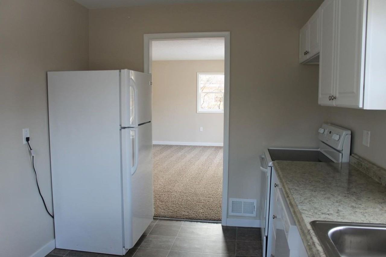 786 Sanburnol Dr Ne - Photo 2 of 7