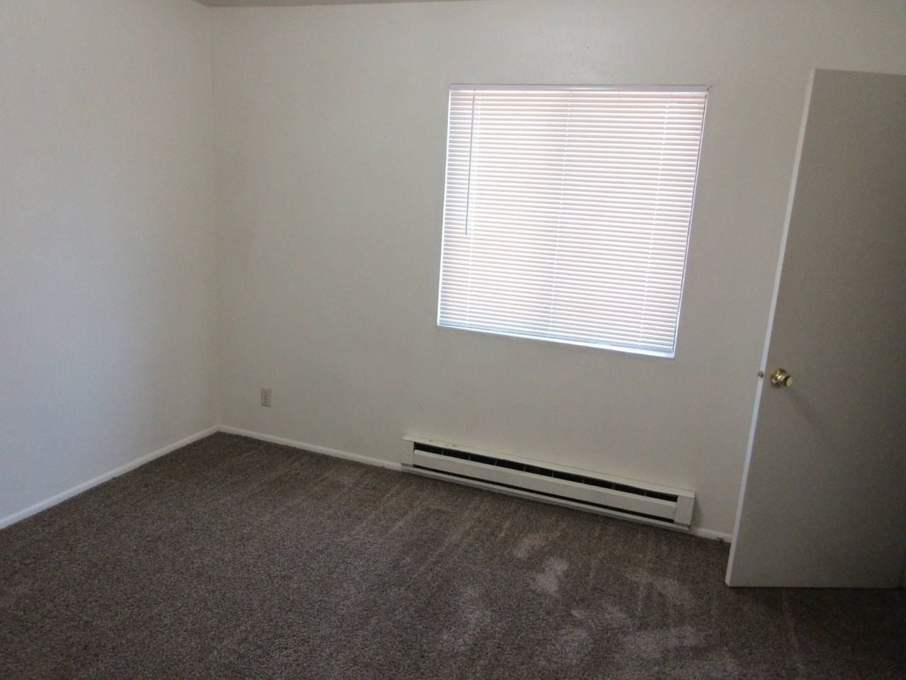 303 N 400 W - Photo 5 of 10