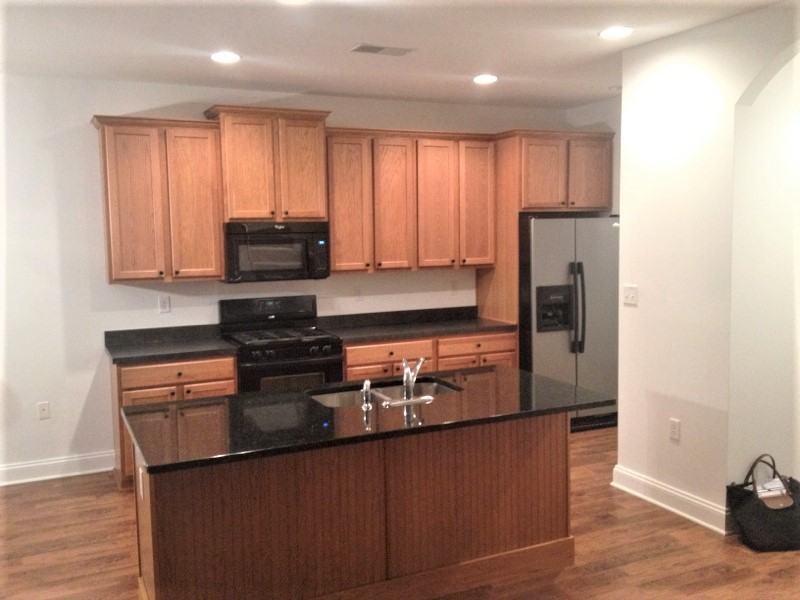 2110 Red Fox Dr - Photo 3 of 4