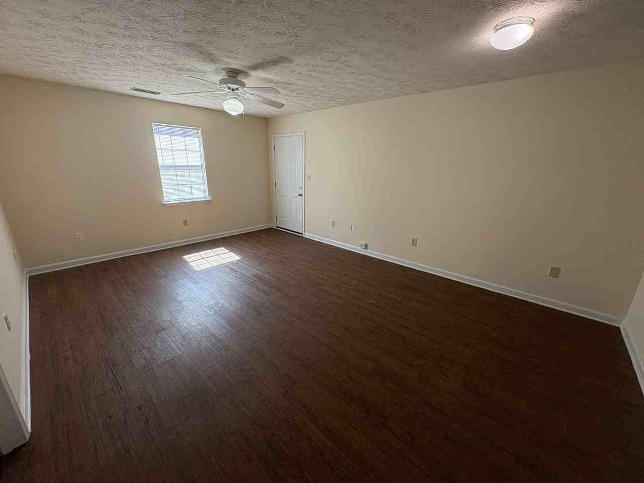 111 Hunters Run Rd - Photo 2 of 7