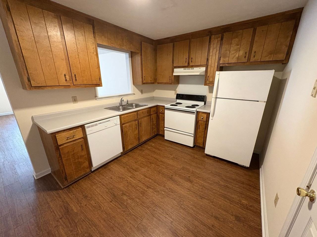 111 Hunters Run Rd - Photo 3 of 7