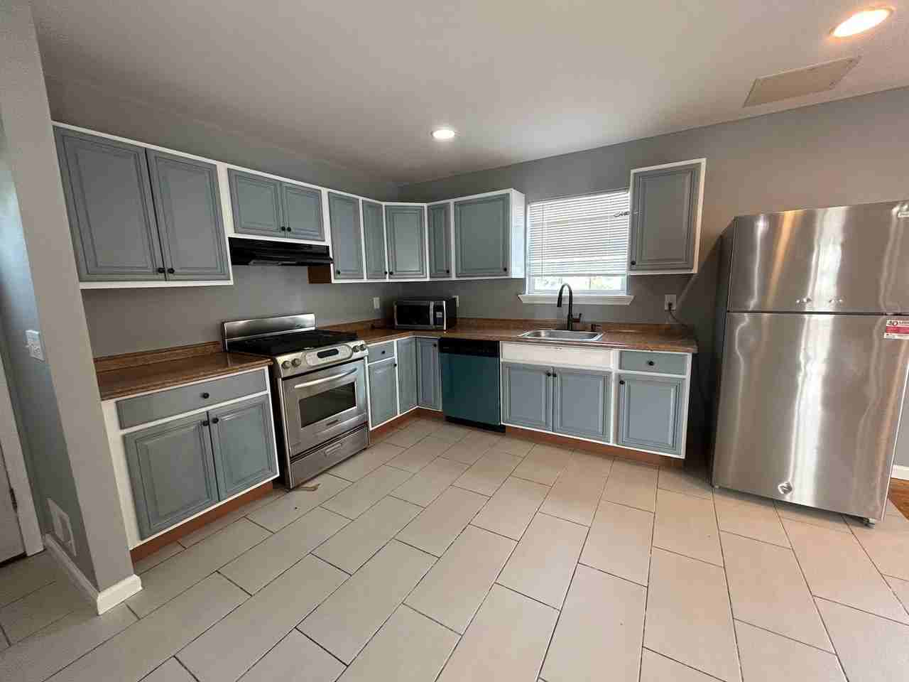 302 Atkins Ave - Photo 6 of 30