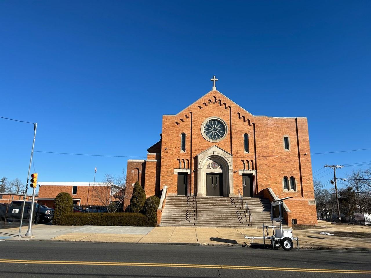 406 Comstock St - Photo 7 of 16