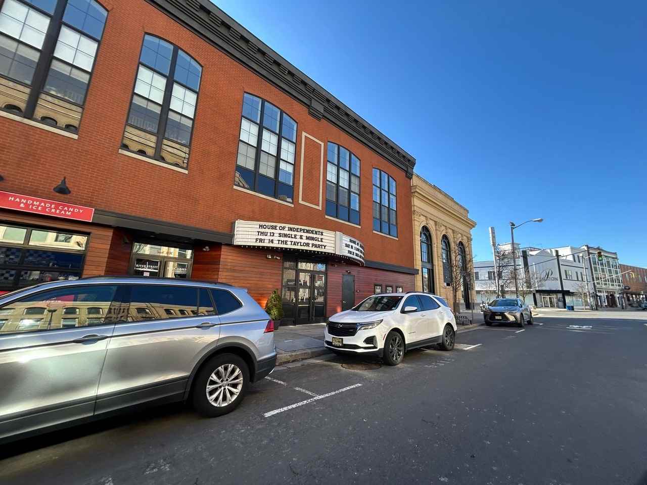 406 Comstock St - Photo 4 of 6