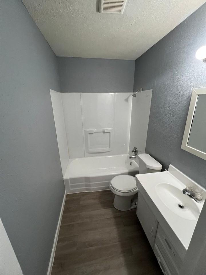 2608 E Colgate St - Photo 3 of 13