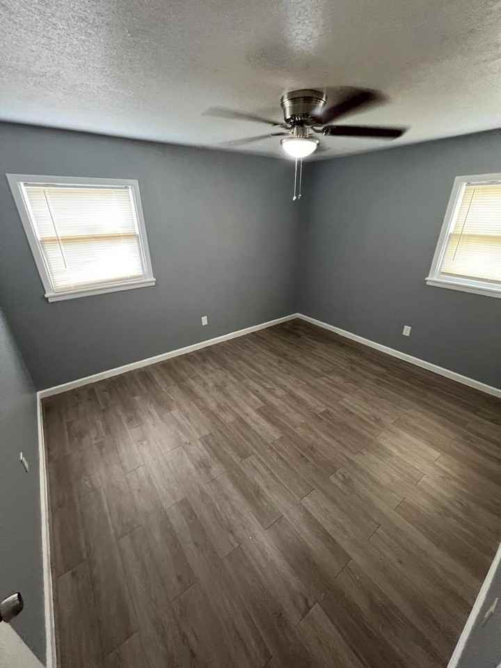 2608 E Colgate St - Photo 4 of 13