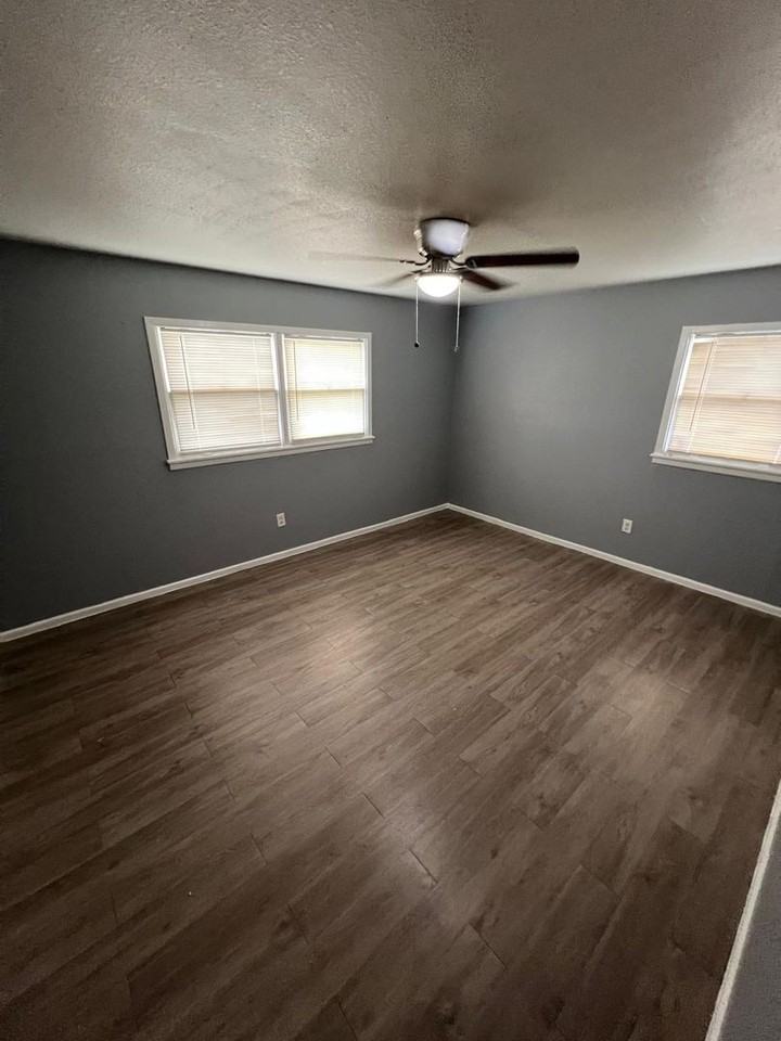 2608 E Colgate St - Photo 5 of 13