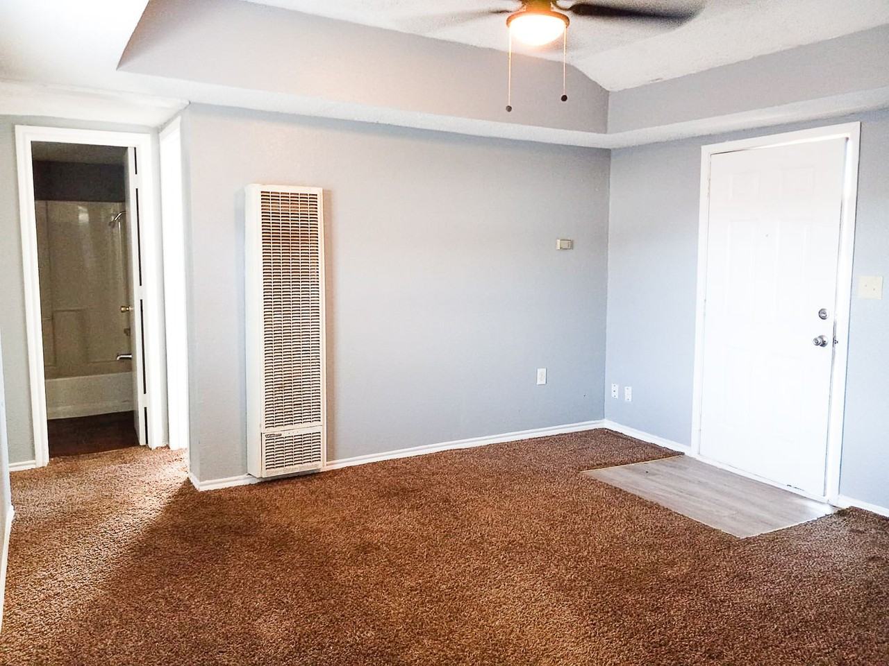 710 9th St - Photo 3 of 10