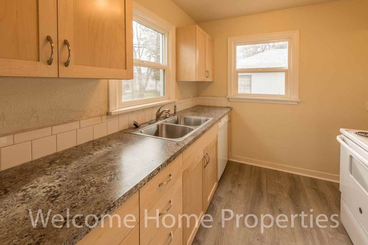 537 Balm St - Photo 6 of 24