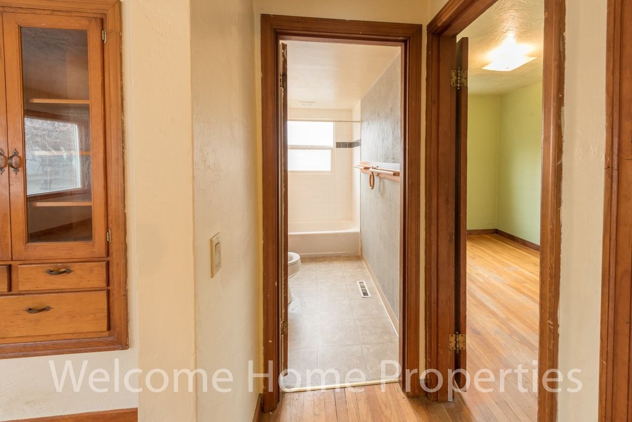 537 Balm St - Photo 7 of 24