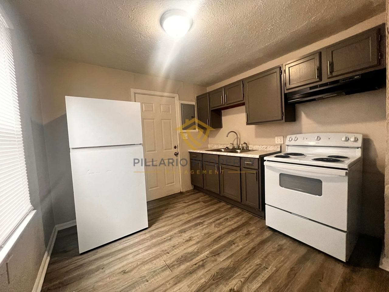 1824 N Riley Ave - Photo 5 of 16