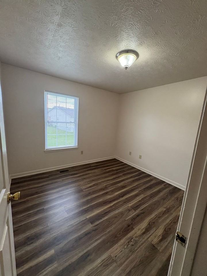 467 Darley Crk - Photo 6 of 10