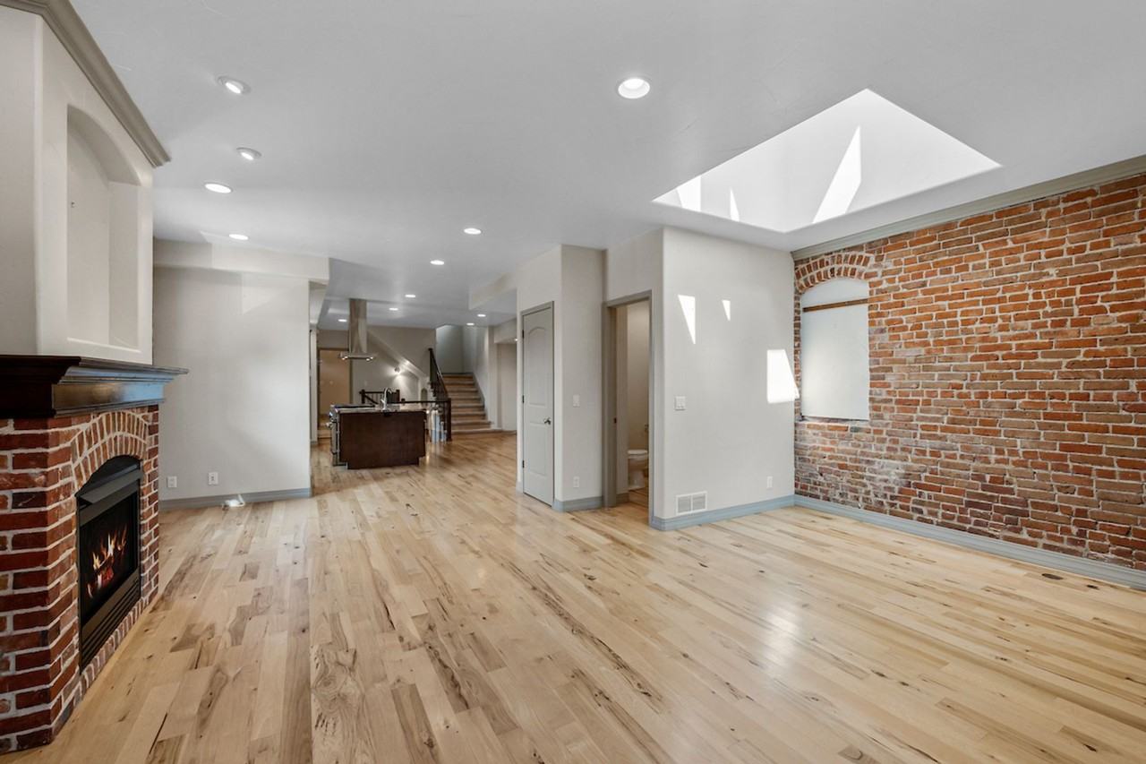 1275 S Clayton St - Photo 3 of 38