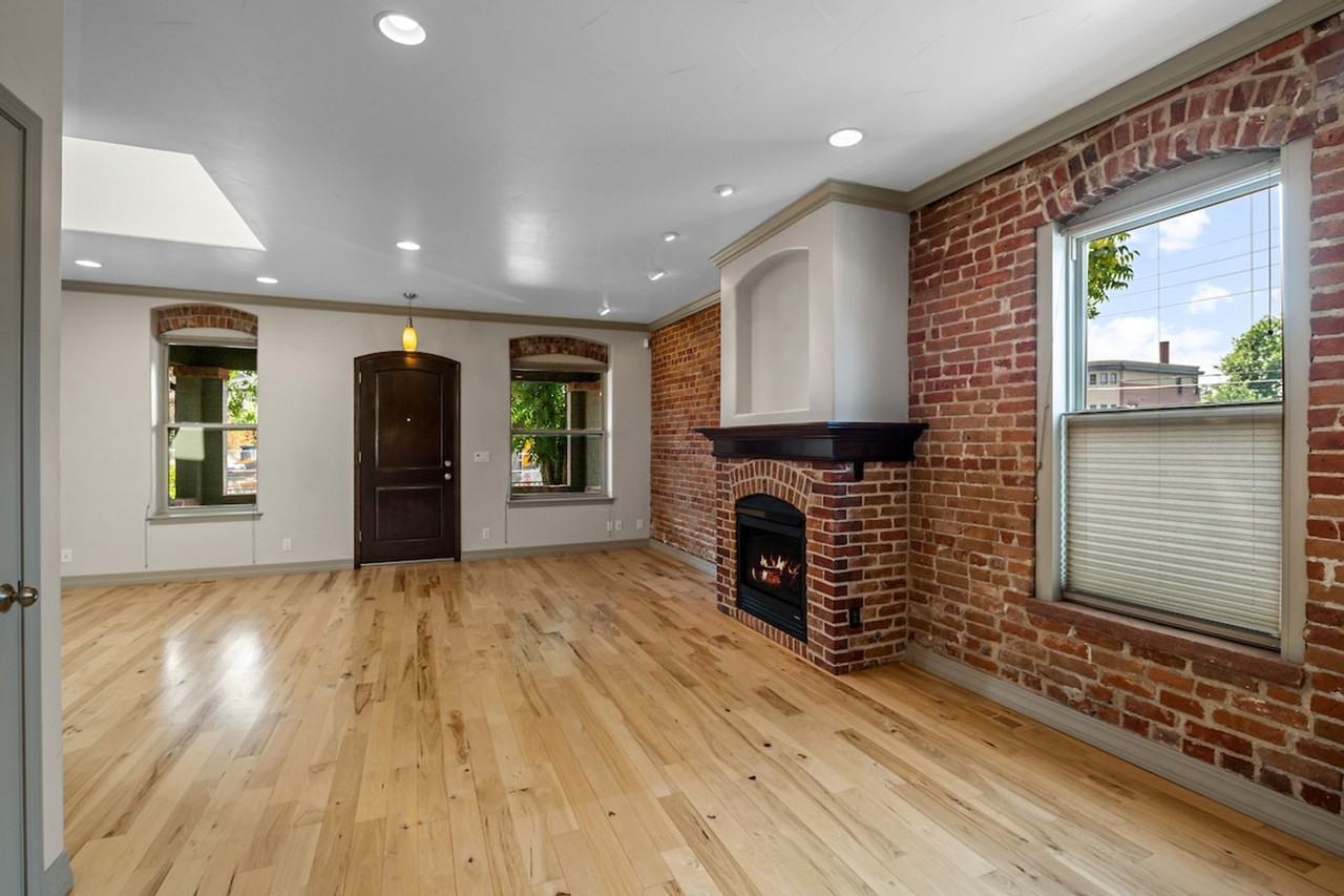 1275 S Clayton St - Photo 5 of 38