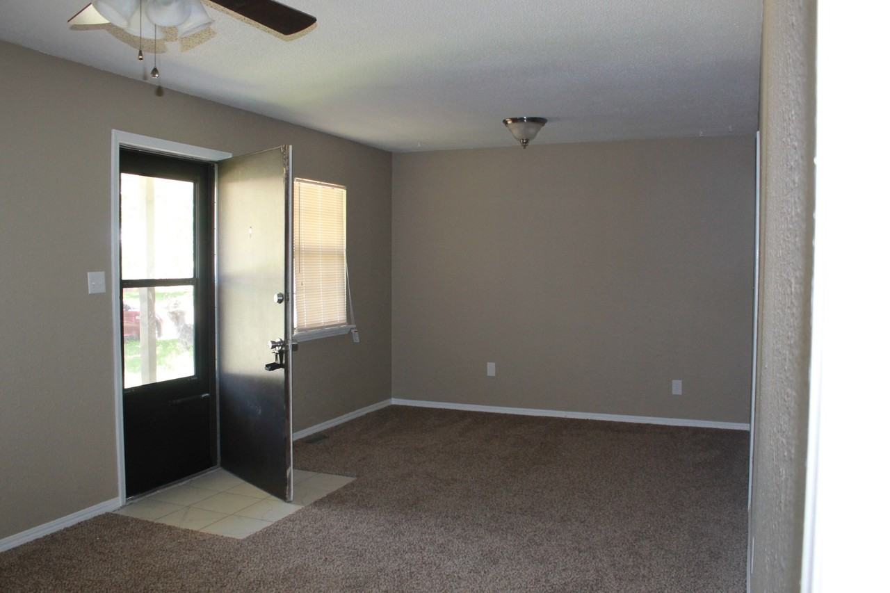 764 E Rose Dr - Photo 4 of 26