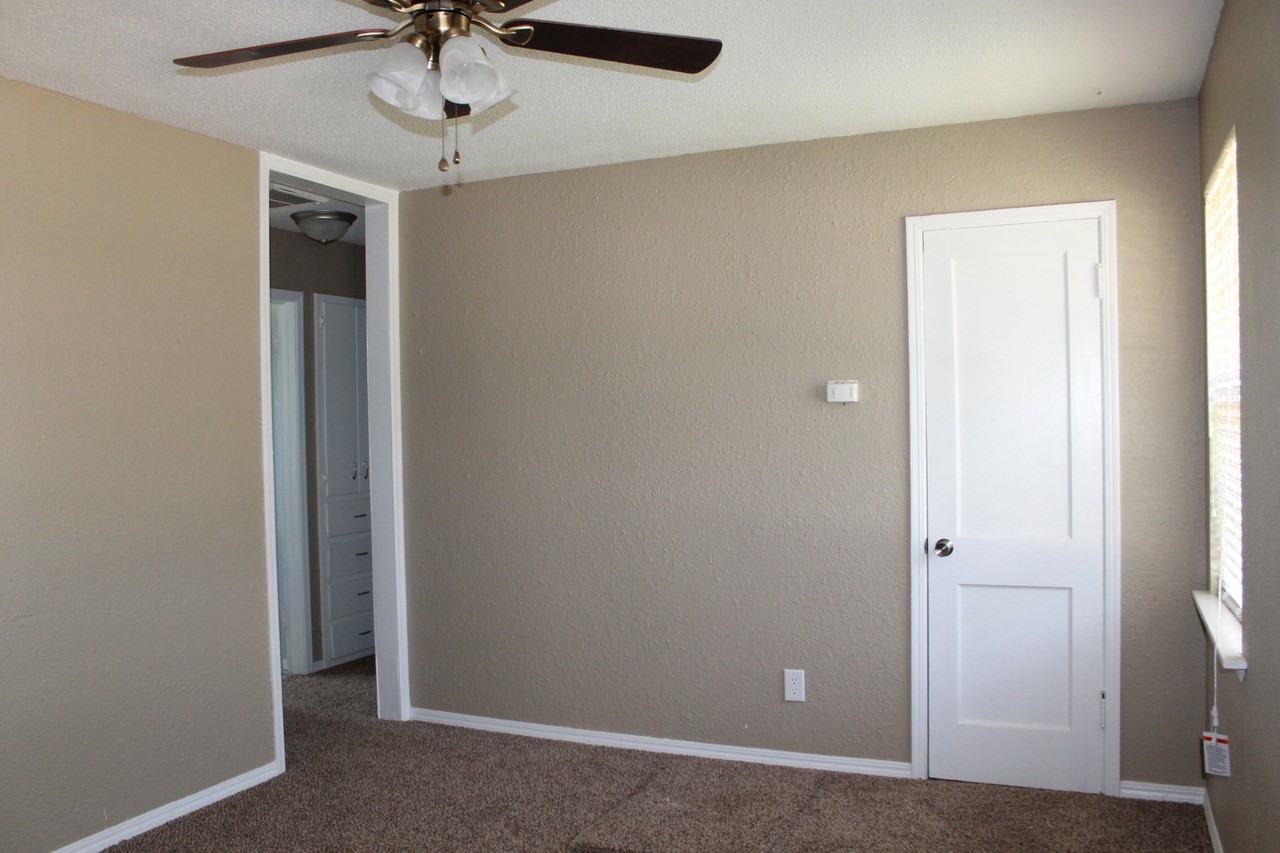 764 E Rose Dr - Photo 5 of 26