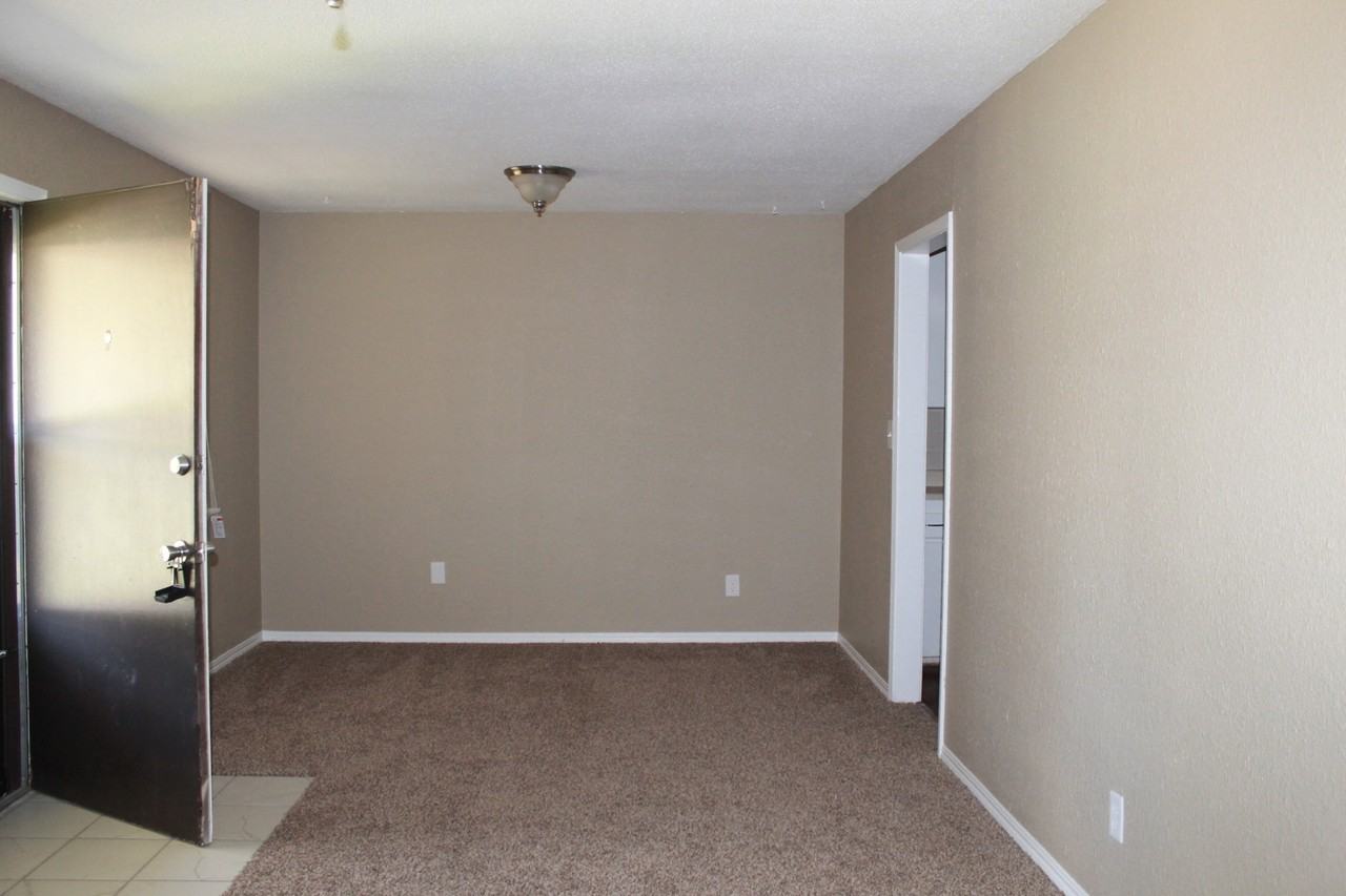 764 E Rose Dr - Photo 6 of 26