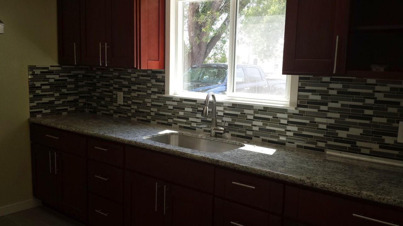 875 S Minaret Ave - Photo 3 of 10