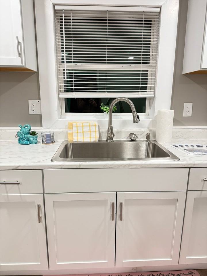 111 Marlborough St - Photo 7 of 11