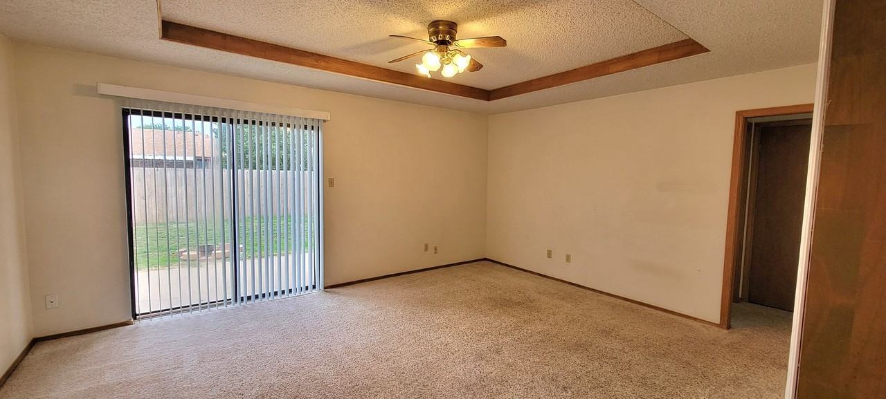 2813 Apache Rd - Photo 6 of 16