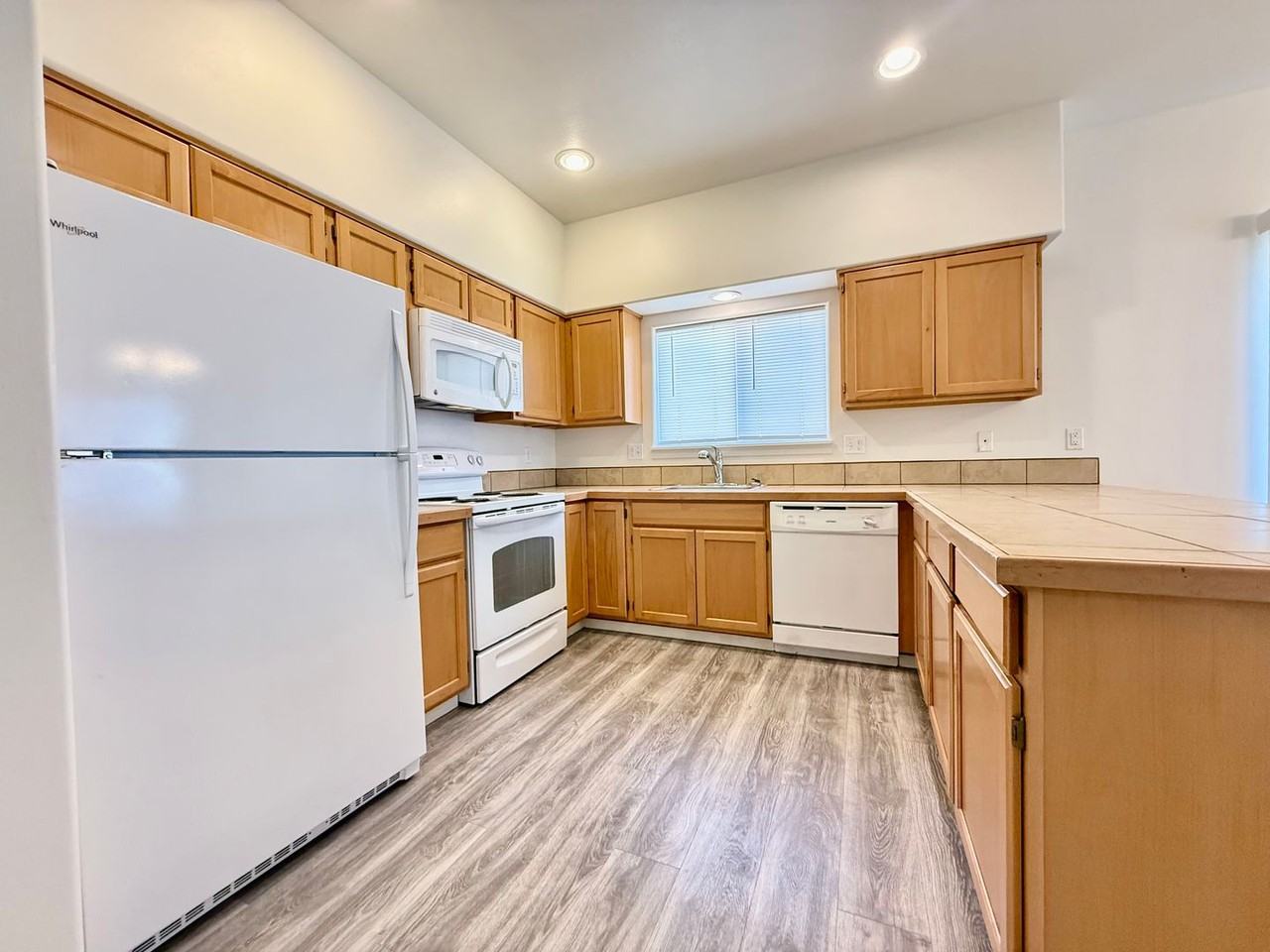 2223 Jakob Ave - Photo 5 of 13