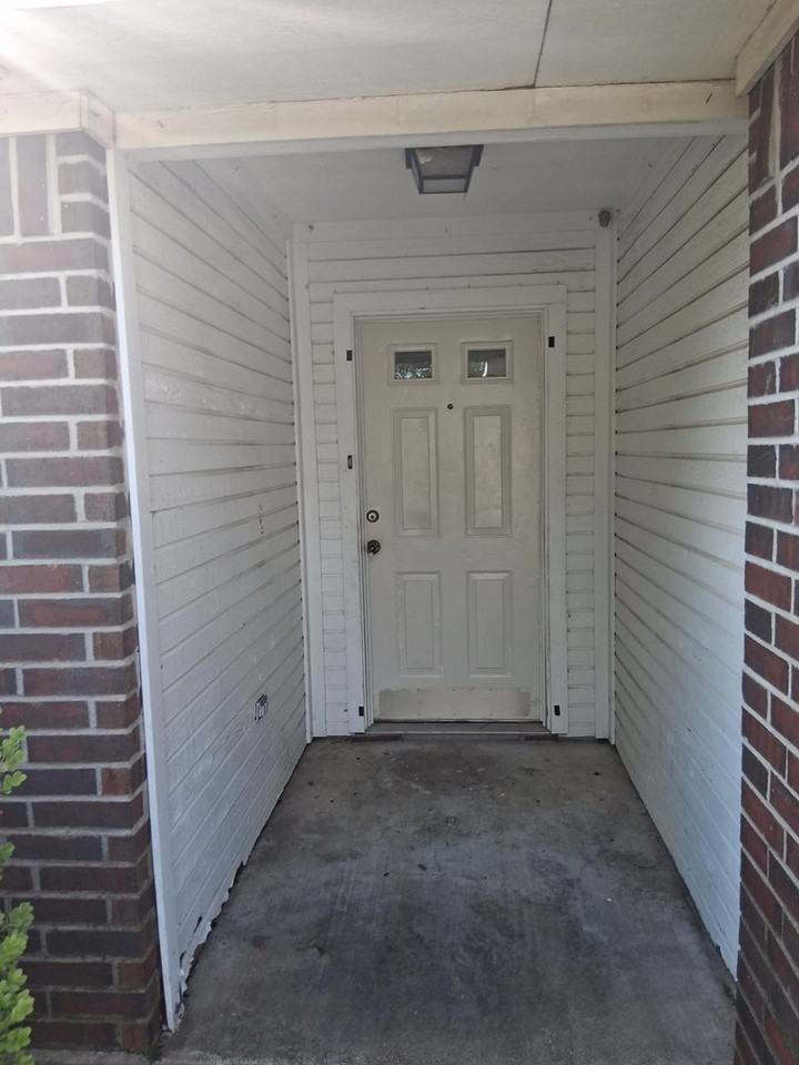 3806 Lone Oak Dr - Photo 2 of 27