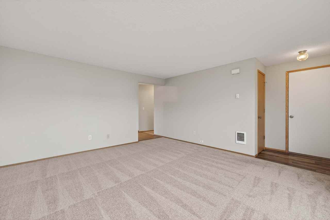 16905 Ne 19th St - Photo 3 of 23