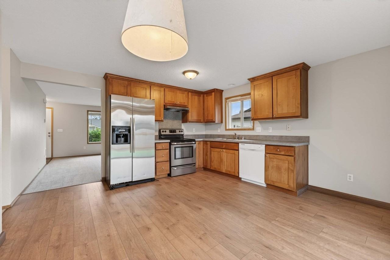 16905 Ne 19th St - Photo 5 of 23