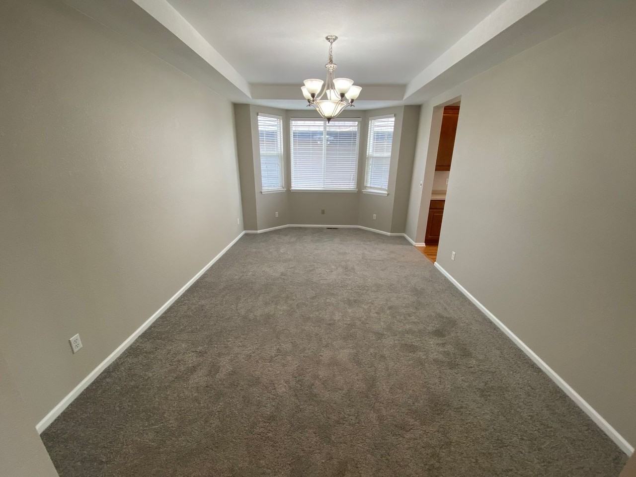 17148 Moorside Dr - Photo 4 of 39