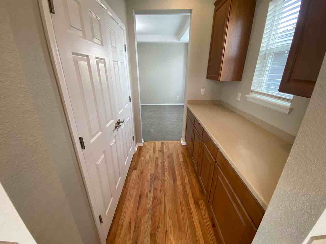 17148 Moorside Dr - Photo 5 of 39