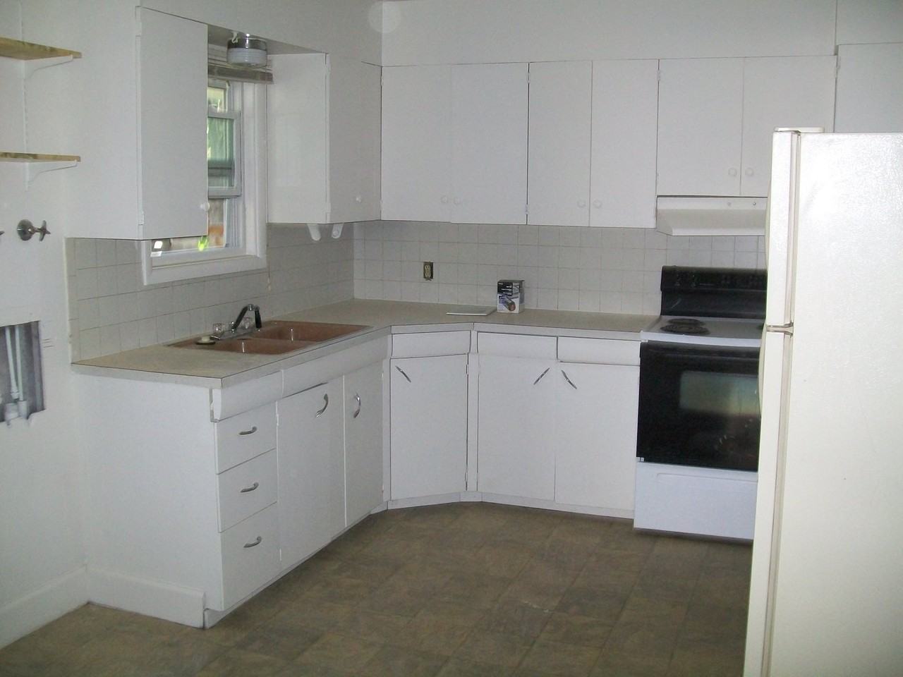 1912 W Elizabeth St - Photo 4 of 9