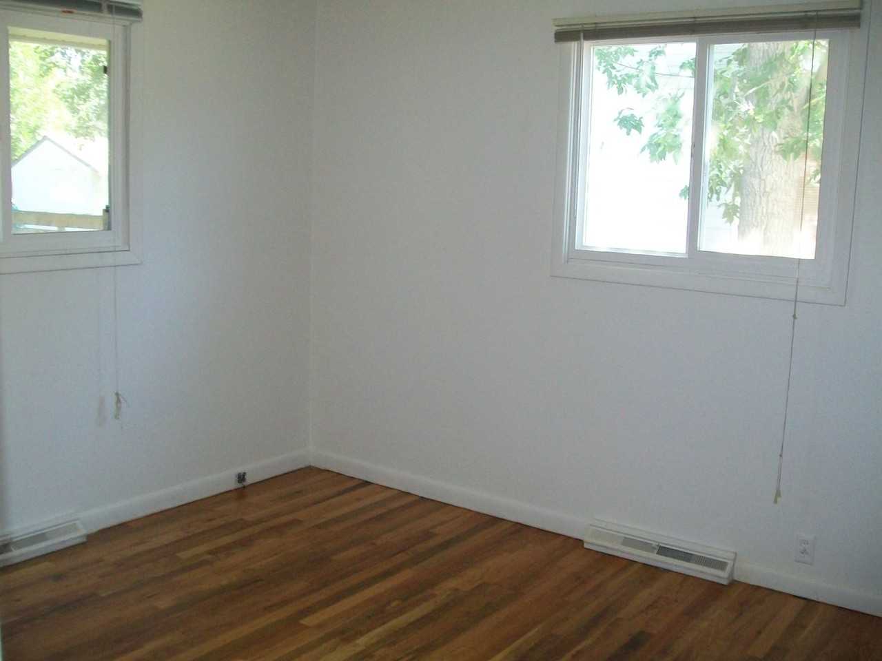 1912 W Elizabeth St - Photo 7 of 9