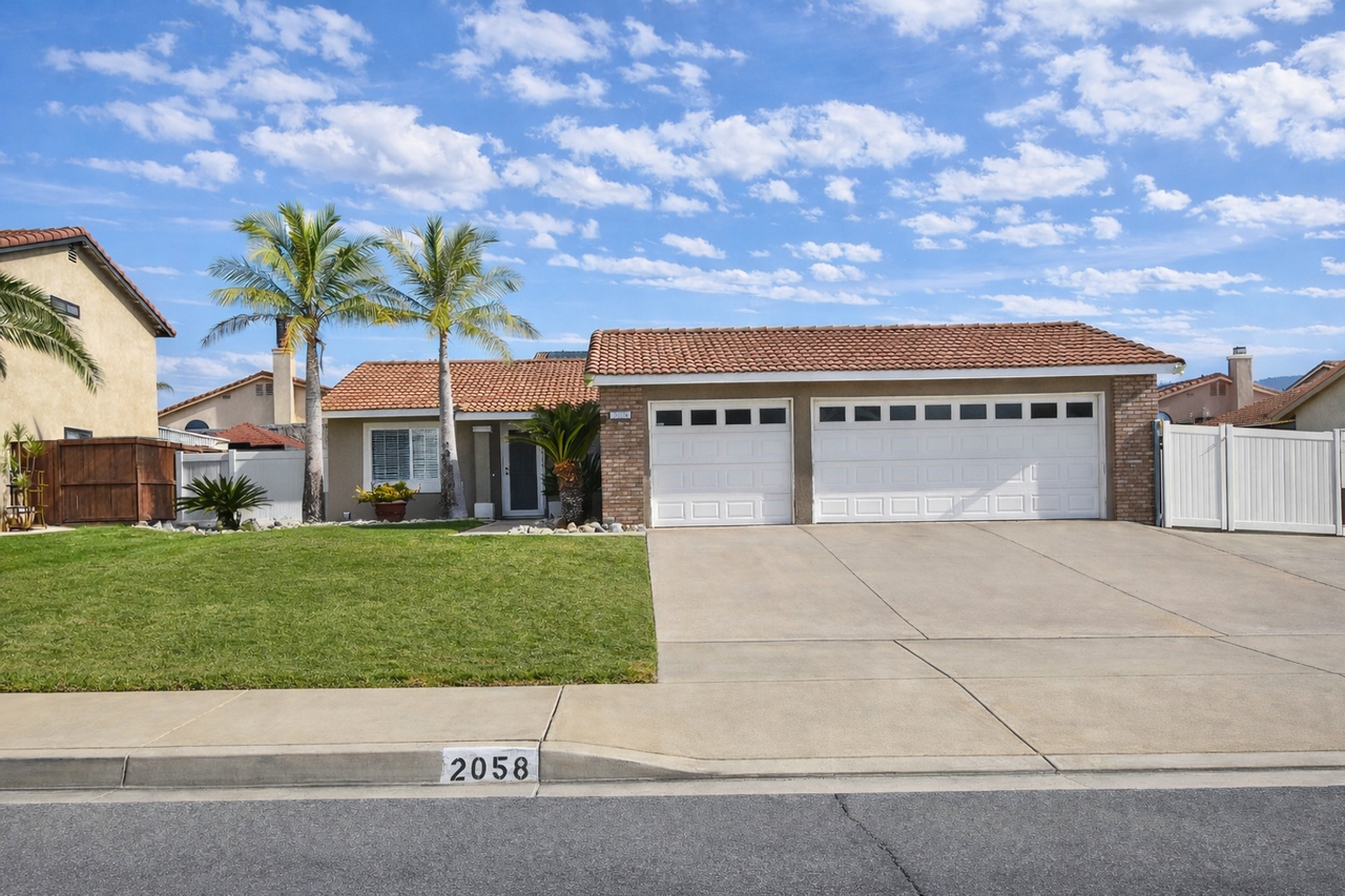 2058 W Fairview Dr - Photo 2 of 17