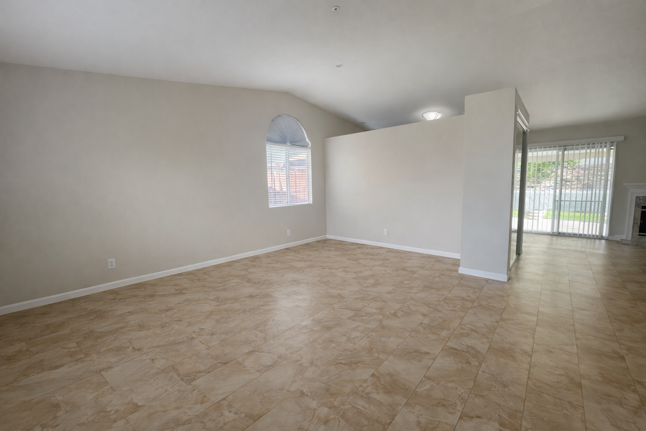 2058 W Fairview Dr - Photo 4 of 17