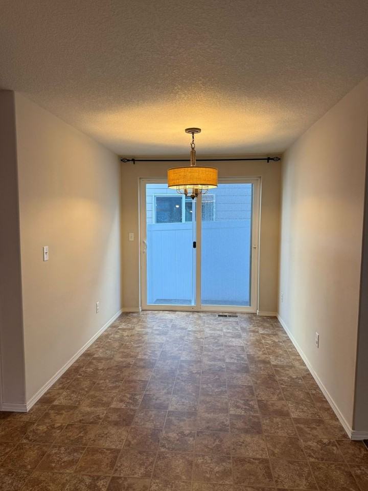 1215 Se 5th St - Photo 7 of 17