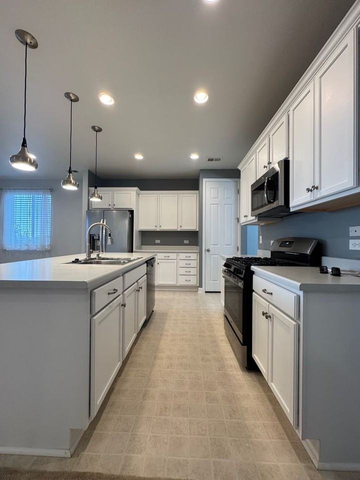 5286 Carmon Dr - Photo 4 of 18