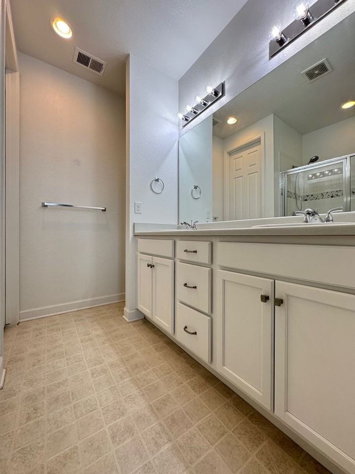 5286 Carmon Dr - Photo 6 of 18