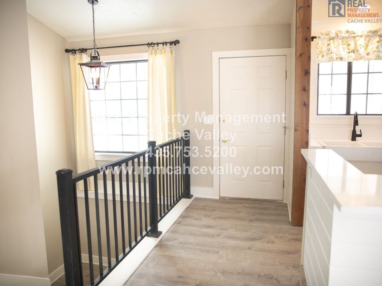 135 Bristol Rd - Photo 5 of 18