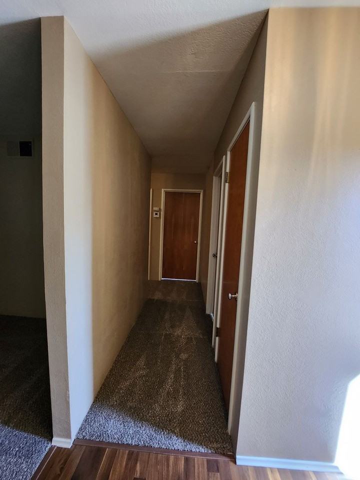 2205 Monticello Ave - Photo 3 of 30