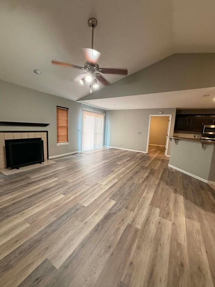 2430 E Manitou St - Photo 4 of 24