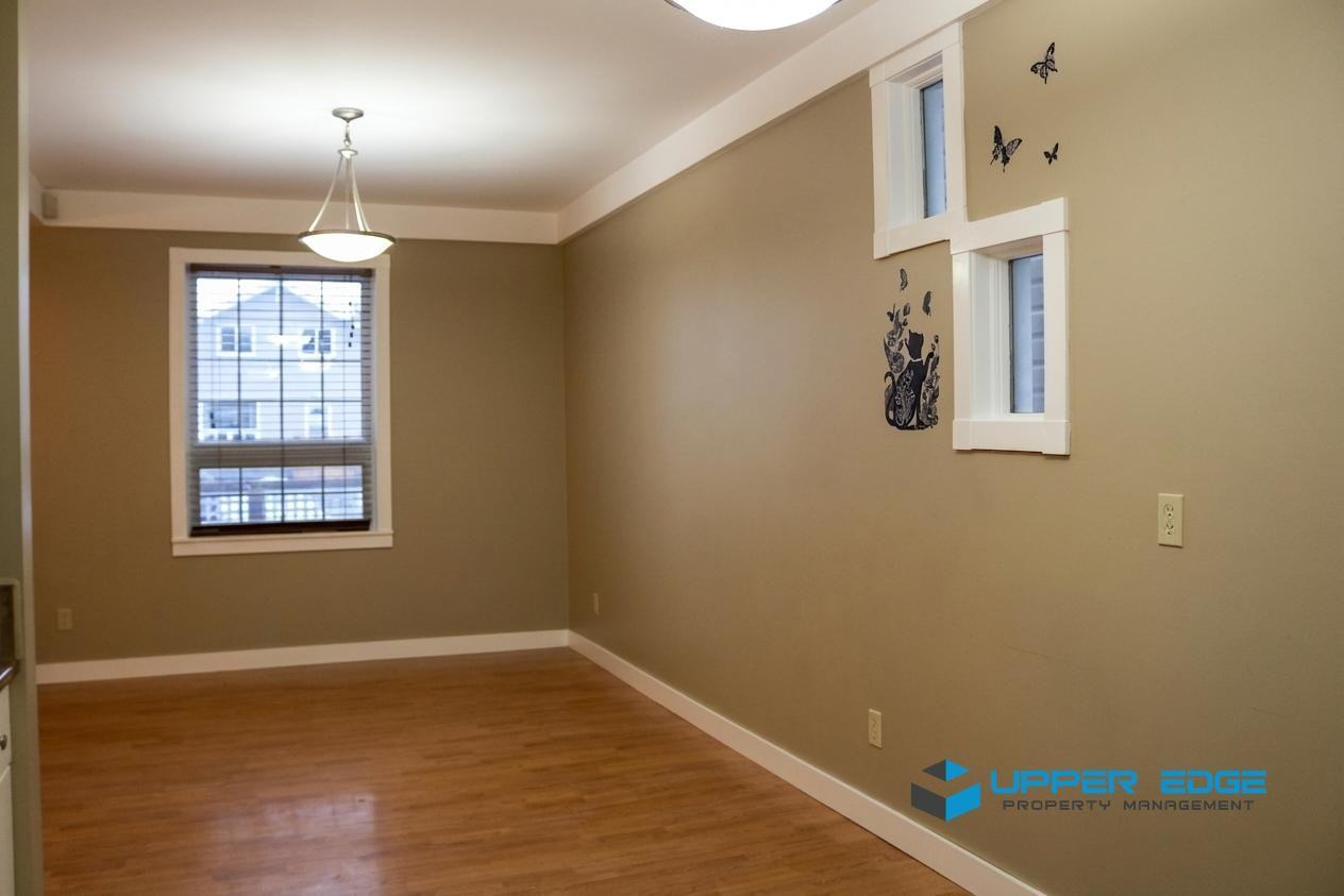 244 Lansdowne Avenue - Photo 6 of 12