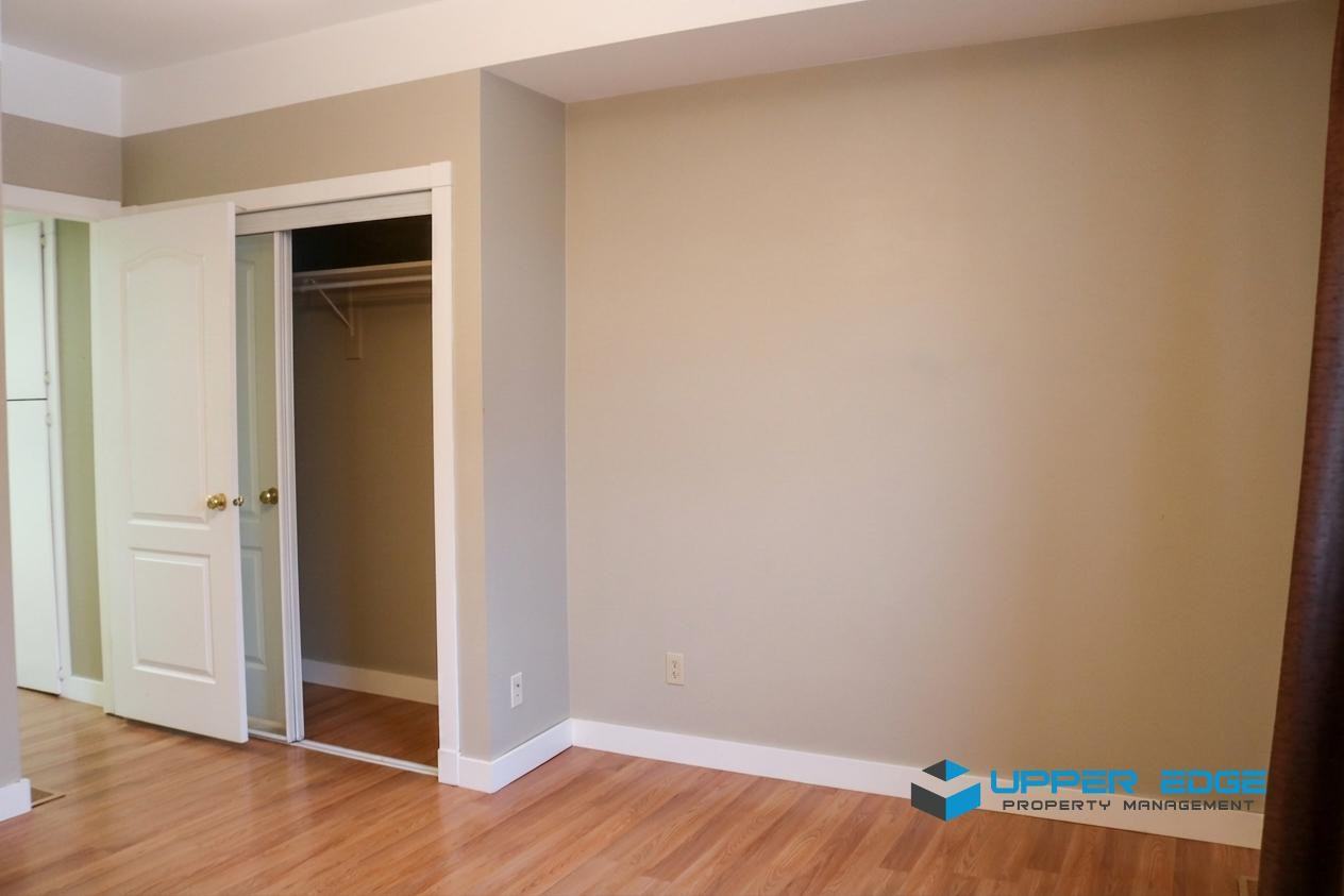 244 Lansdowne Avenue - Photo 4 of 12