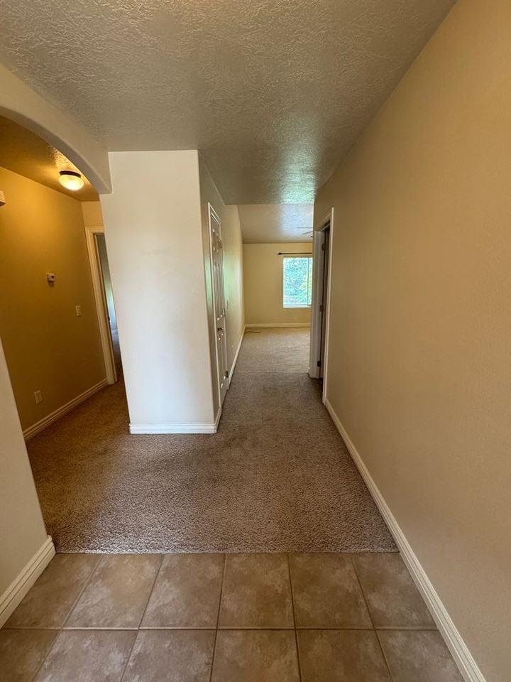 1434 Southern View Dr - Photo 2 of 19