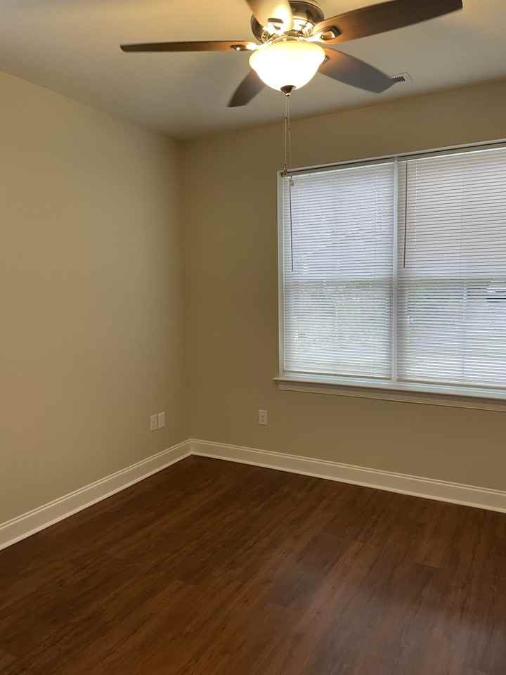 704 Moore St - Photo 6 of 21