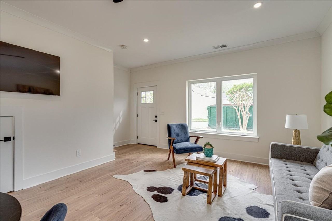 2519 E 12th St - Photo 5 of 22