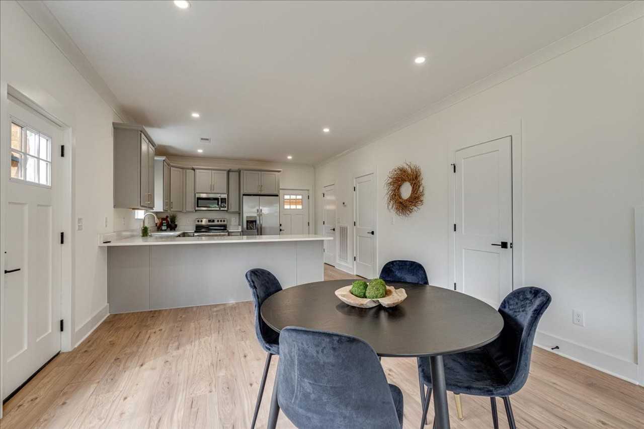 2519 E 12th St - Photo 6 of 22