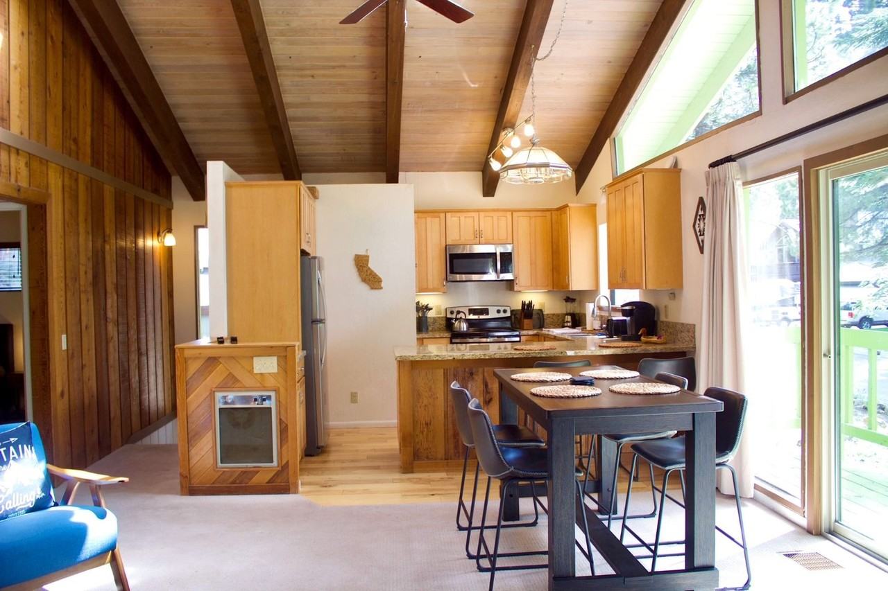 181 Crystal Ln - Photo 2 of 18