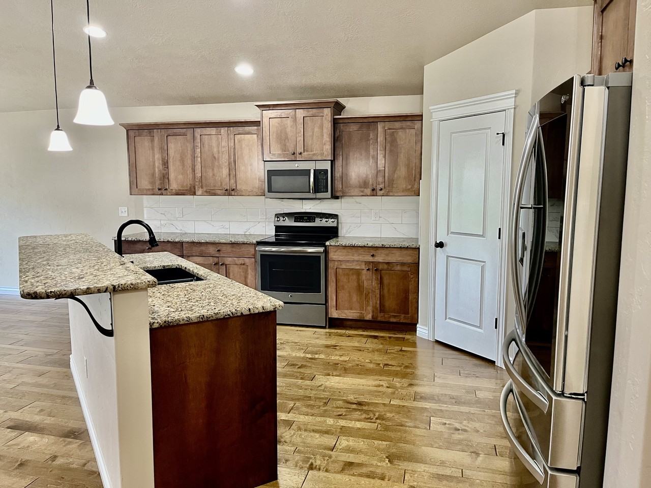 14139 Silver Lining Dr - Photo 4 of 26